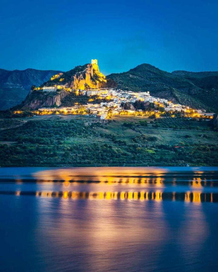 Los Estribos Guest House Захара де ла Сиера Екстериор снимка